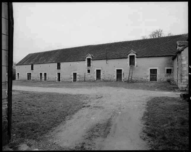 L'étable à l'ouest de la cour.