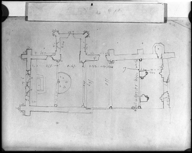 Plan minute de l'église montrant l'état avant construction de la sacristie. Croquis au crayon par A. Dauvergne en 1853.