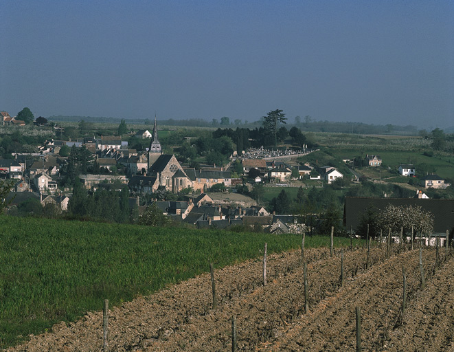 Vue du village à partir de l'est près de la chapelle Saint Gilles.