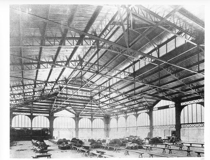Marché construit par Albert Renou. Vue d'ensemble de l'élévation intérieure et de la charpente métallique.