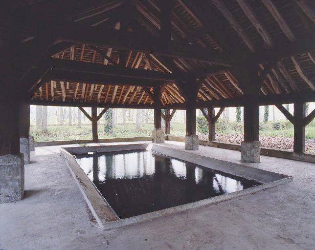 Vue d'ensemble prise de l'intérieur, bassin.