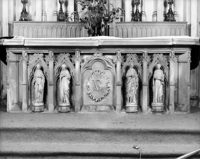 Statuettes de l'autel de saint Vincent.