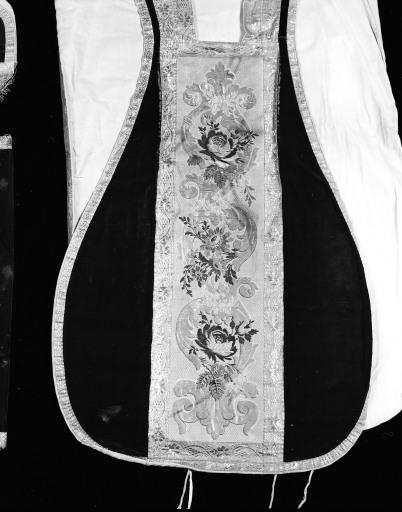 Orfroi du devant de la chasuble.