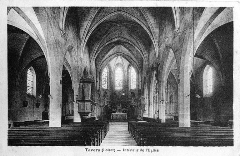 Vue de l'église vers le choeur au début du siècle.