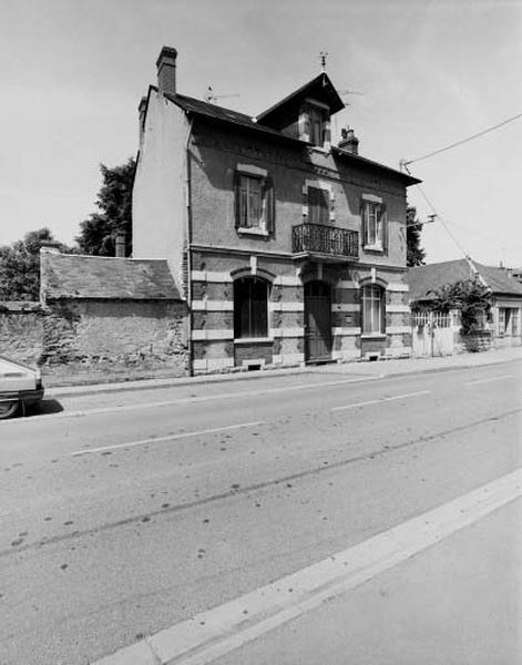 Façade sur rue.