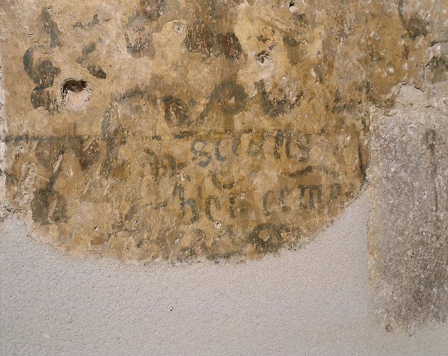 Bâtiment A1, 1er étage, mur de refend nord-ouest, traces de peinture murale, détail.