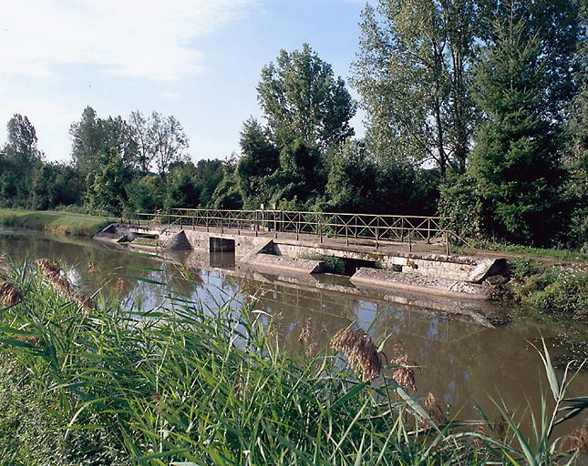 Déversoir de superficie (canal de Berry)