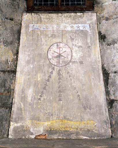 Galerie Notre-Dame de Sous-Terre, cinquième travée, mur nord : signes symboliques.