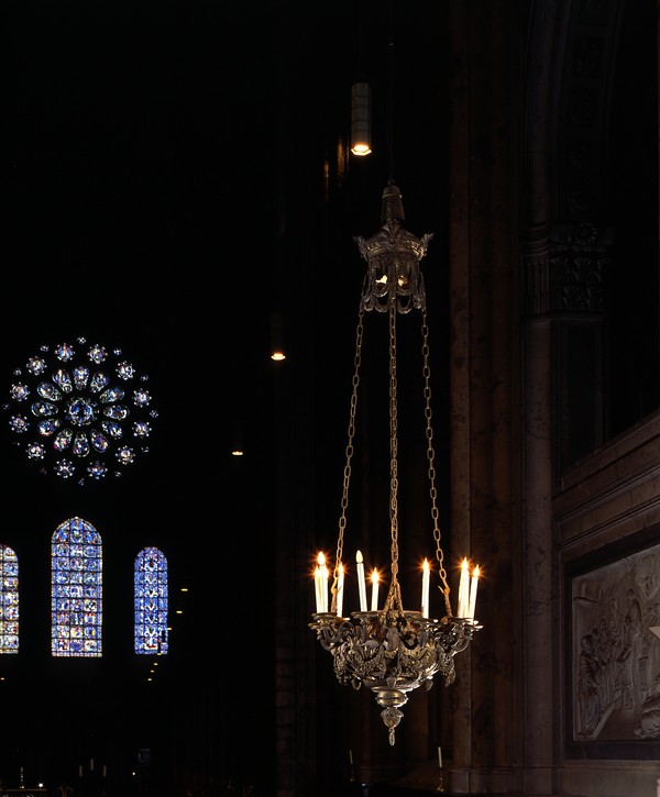 Vue d'ensemble du lustre situé au nord. 