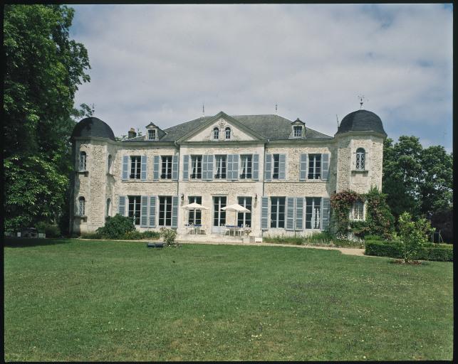 Façade principale.