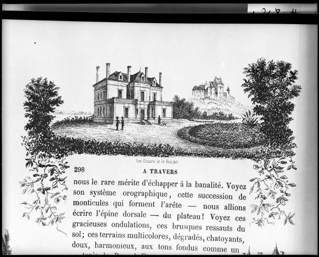 Vue d'ensemble avec le château du Bouchet.