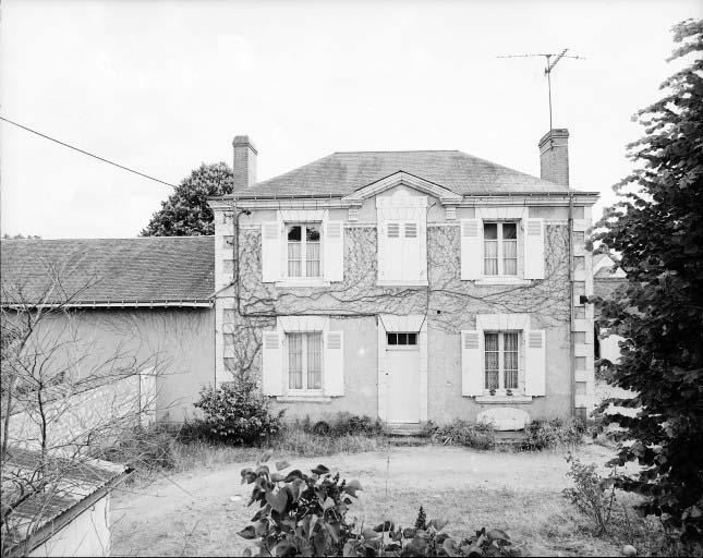 Vue du logement de l'institutrice, côté nord.