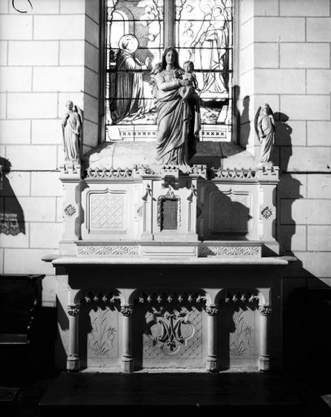 Autel secondaire du Rosaire : autel, tabernacle