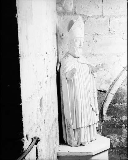 Statue : saint évêque