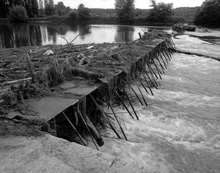 Site d'écluse, barrage mobile à aiguilles de la Méchinière (Cher canalisé)