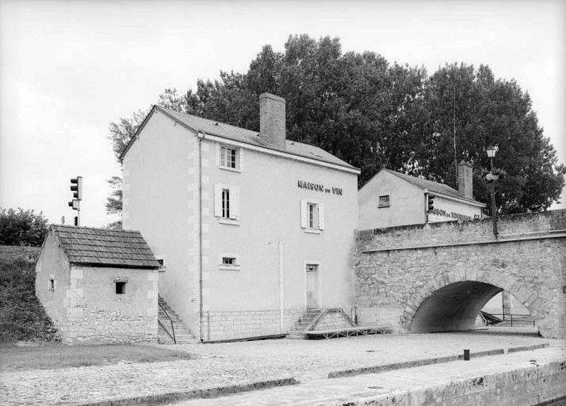 La maison éclusière ouest.