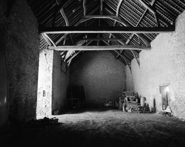 Intérieur de la grange.