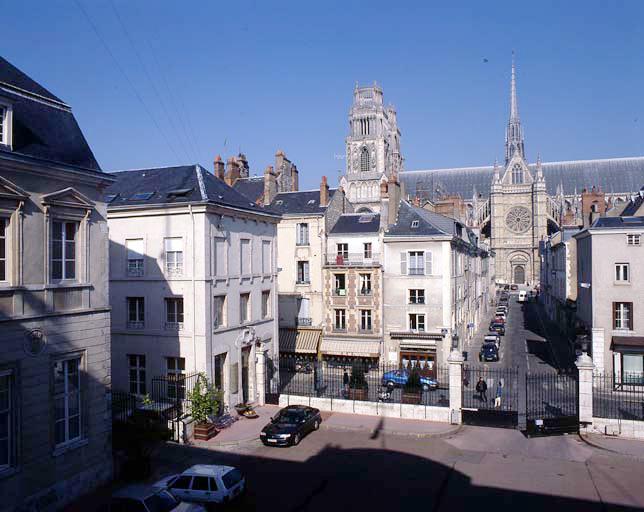 Prieuré Notre Dame de Bonne Nouvelle actuellement préfecture de la région Centre et du Loiret