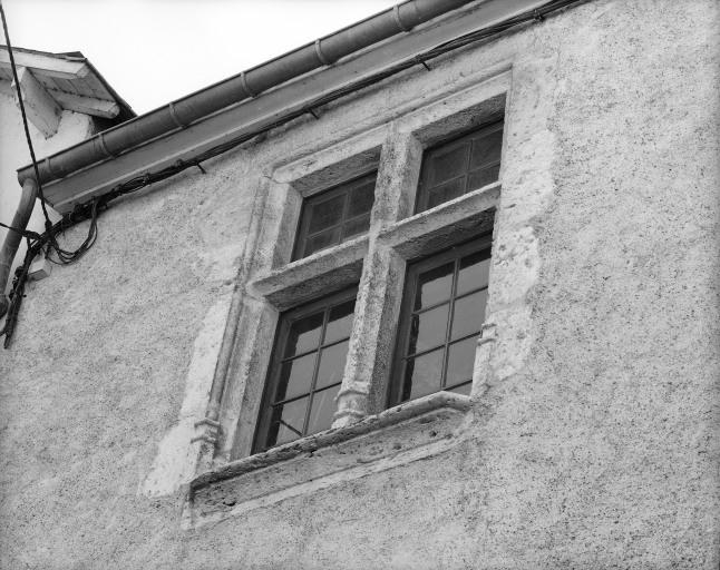 Croisée du second étage de la façade sur rue.