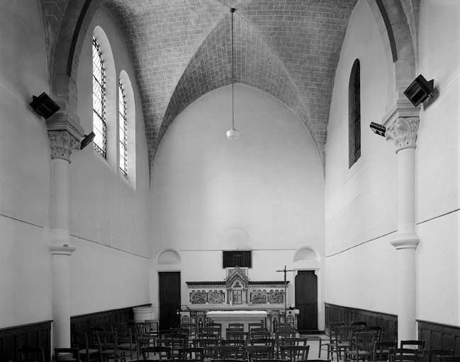 Intérieur de la chapelle Sainte Anne vu vers l'est.