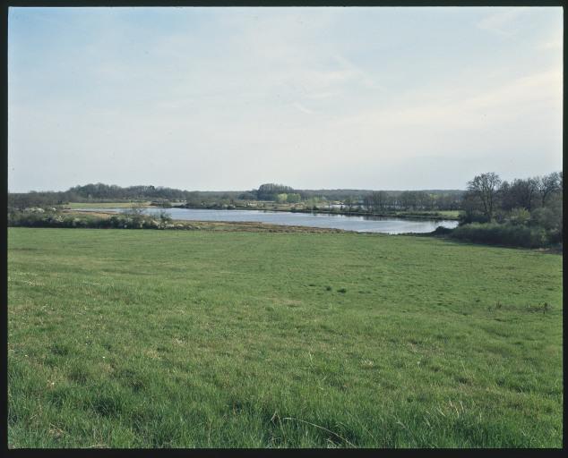 Paysage de Brenne avec étang.
