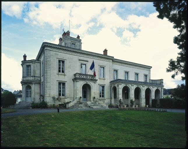 Vue d'ensemble prise du sud.