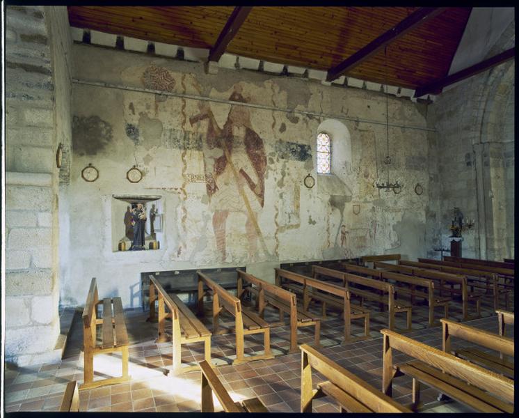 Ensemble des peintures murales du côté nord de la nef. La légende de Saint Nicolas de Bari est sur la droite.