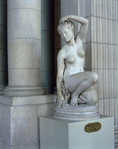 Statue : naïade