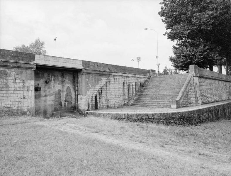 Emplacement de l'embouchure du canal dans la Loire (aujourd'hui obstruée).