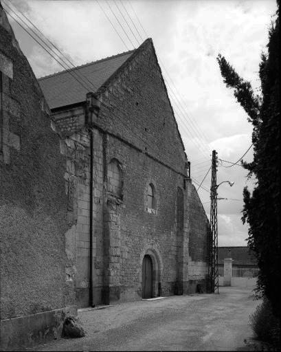 Vue d'ensemble de la façade ouest.