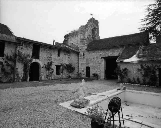 Cour intérieure, vue d'ensemble au sud en 1999.