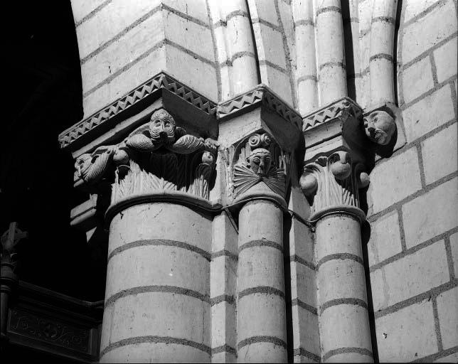 Chapiteaux de la croisée du transept, côté nord.