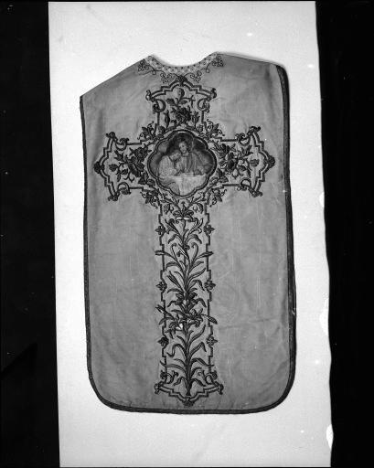 Chasuble : dos.