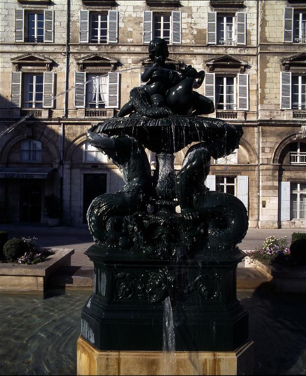 Vue d'ensemble de la fontaine sud.