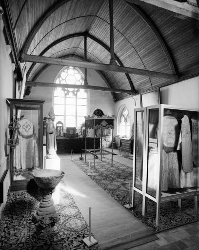 Intérieur de la chapelle Saint-Georges vers l'est.