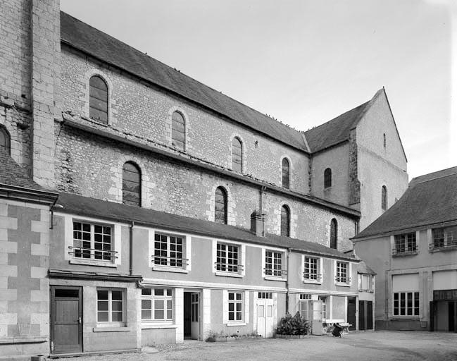 Elévation extérieure sud de la nef et du bras du transept.