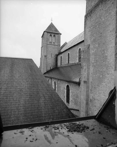 Elévation extérieure de la nef vue de l'étage du dortoir et amorce du bras du transept.