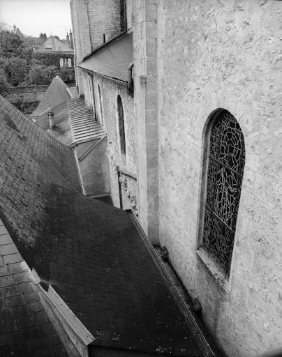 Elévation extérieure partielle sud de la nef et du bras du transept vue du dortoir.