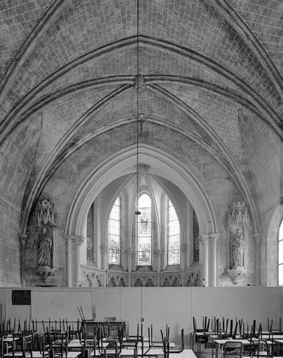 Décor intérieur du 19e siècle de la chapelle Saint-Thibaud.