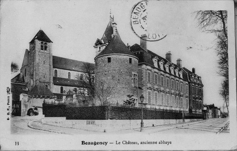 L'abbaye vue du quai près de la rue de l'Abbaye.