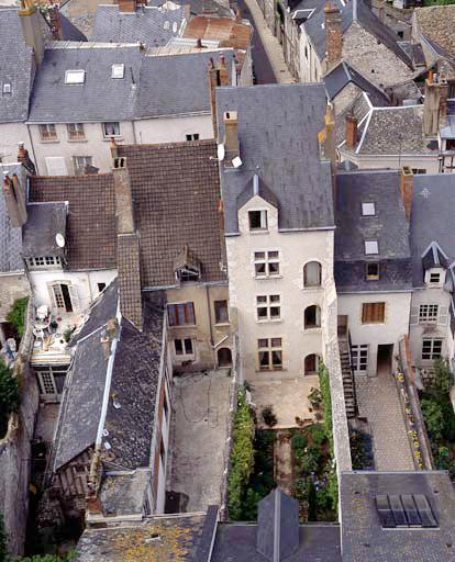Façade postérieure vue du donjon.