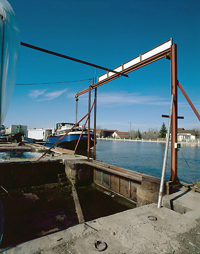 Entrée de la cale de radoub (à gauche on aperçoit la deuxième cale).