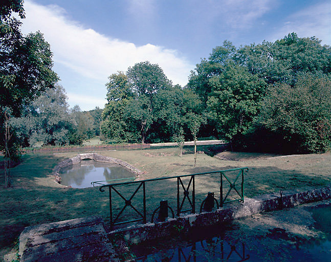 Vue d'ensemble de l'arrivée d'eau dans le canal.