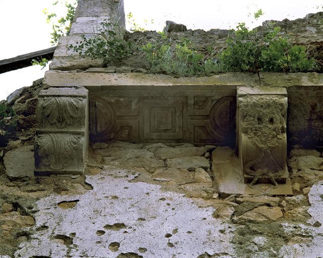 Cheminée sud au troisième niveau du manoir.