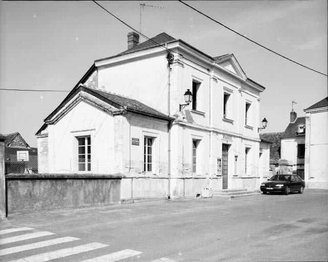 La mairie : vue de volume au sud-est.