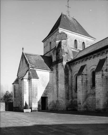 Vue du clocher au nord-ouest et du bras nord du transept