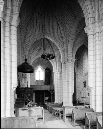 Vue intérieure de la nef, vers l'ouest.