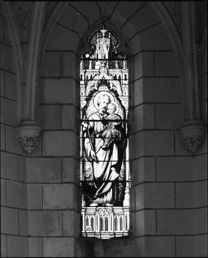 Baie 1 : Saint Joseph et l'enfant Jésus.