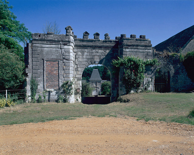 Portail d'entrée; Façade Sud.