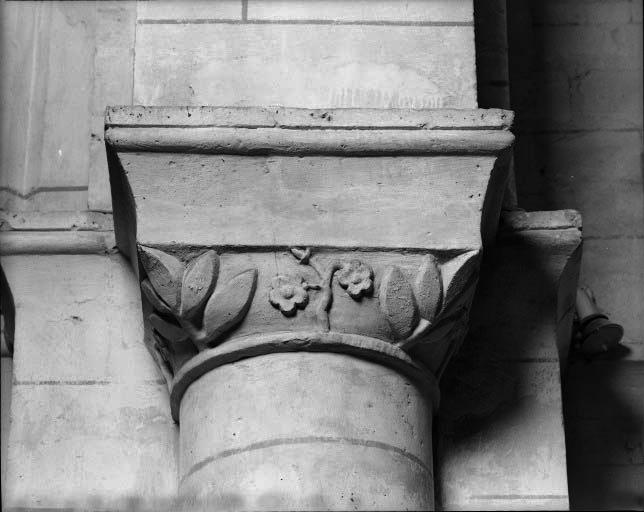 Carré du transept : chapiteau.